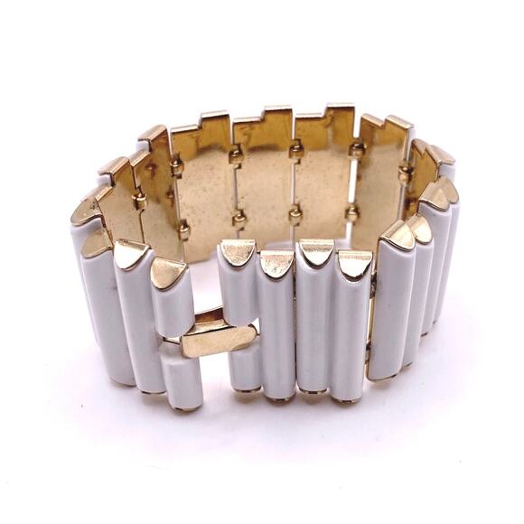 Crown Trifari White Resin Bar Panel Bracelet - Picture 5 of 8